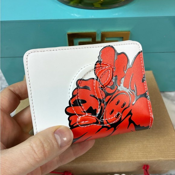 Christian Louboutin Shun Sudo Button Flower Blossoms Compact Wallet RARE NWT - Picture 3 of 13